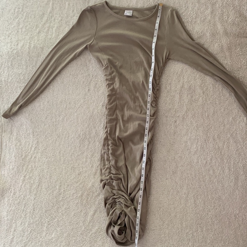 Selfie Leslie Green Long Sleeve Dress - Picture 6 of 12